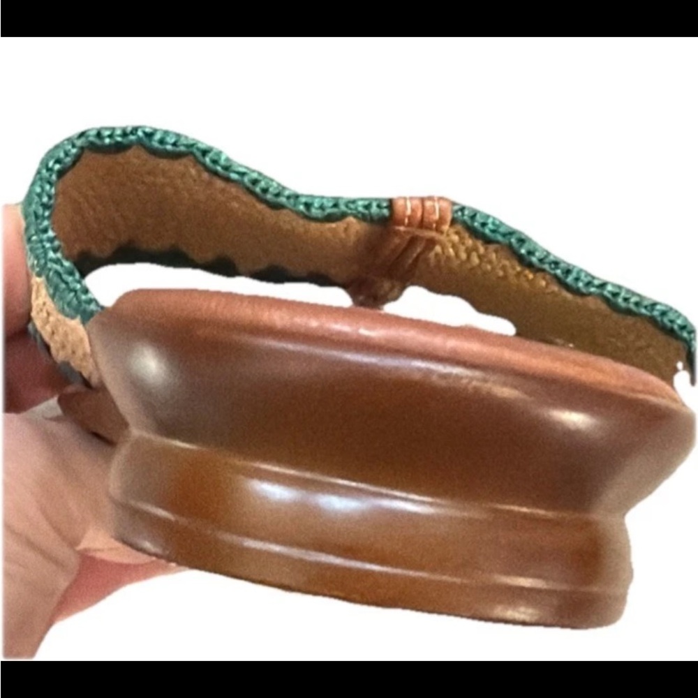 🆕 Italian Shoemakers Green and Tan Thong Sandals Raffia Accents Summer/Casual - Picture 7 of 8